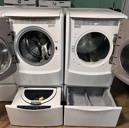 LG Front Load Washer Dryer Set, SmartLaundry