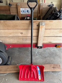 Suncast Snow Shovel /Pusher