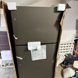 Brand new GE 19.2 cu. ft. Top Freezer Refrigerator