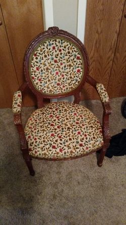 1920s antique arm chair.