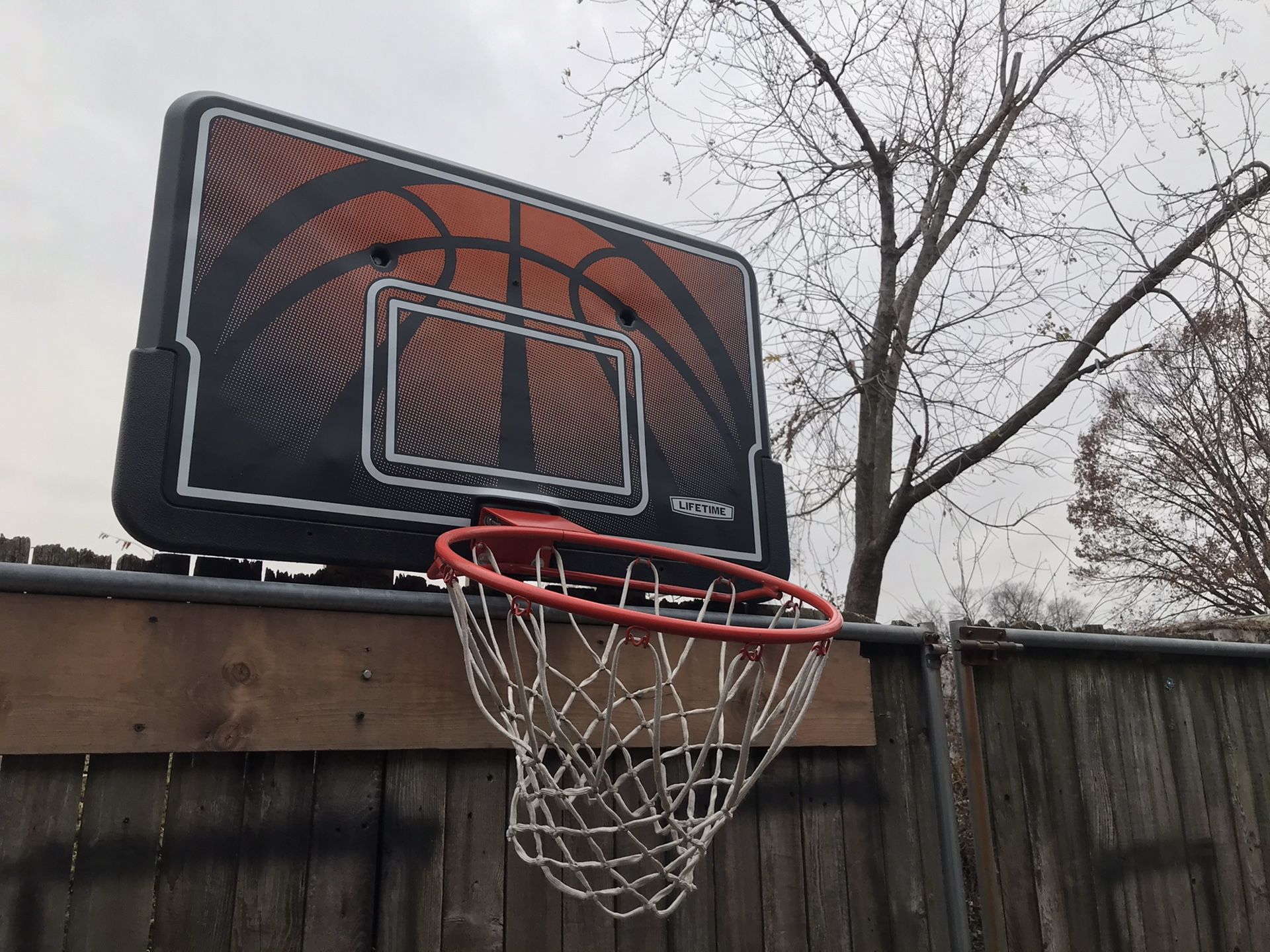 Basketball hoop