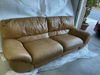 Set Of 02 Pieces Leather Sofa & Coffee Table