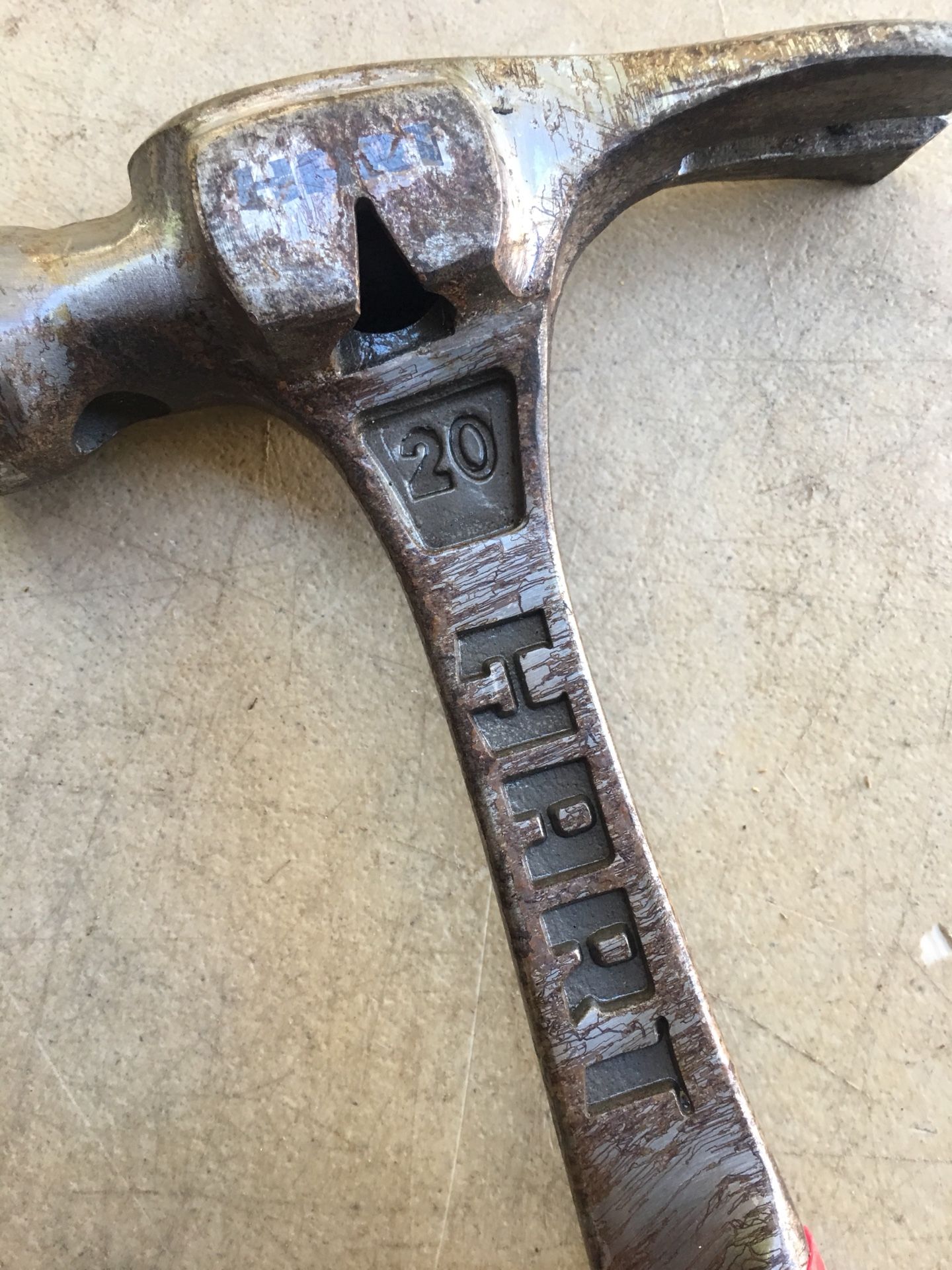Hart 20 oz carpenters claw hammer