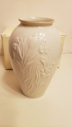 Lenox Vase 8 Inches