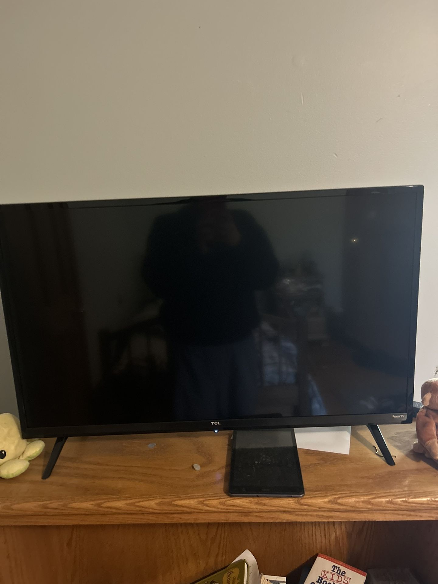 TCL Roku Smart Tv 32 In