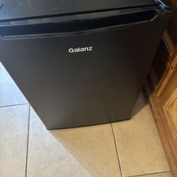 Small Fridge For $60