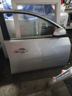 4 Dolor Like New Nissan Versa 2012