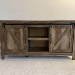 Wood TV/Entertainment stand