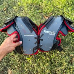 Riddell Pursuit Youth Football Shoulder Pads - Size L (13"-14")
