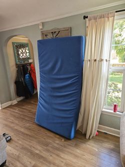 Free kids mattress.