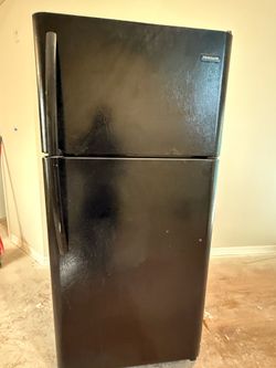 GE REFRIGERATOR