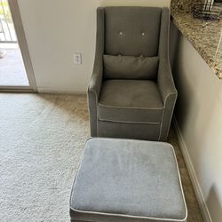Gray Rocking Chair And Ottoman With Storage. 