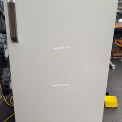 Montgomery Wards Manual Defrost Freezer