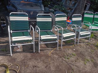 Lounge deck chairs