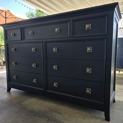 Beautiful 9 drawer dresser