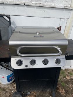 Free gas grill works or for scrap