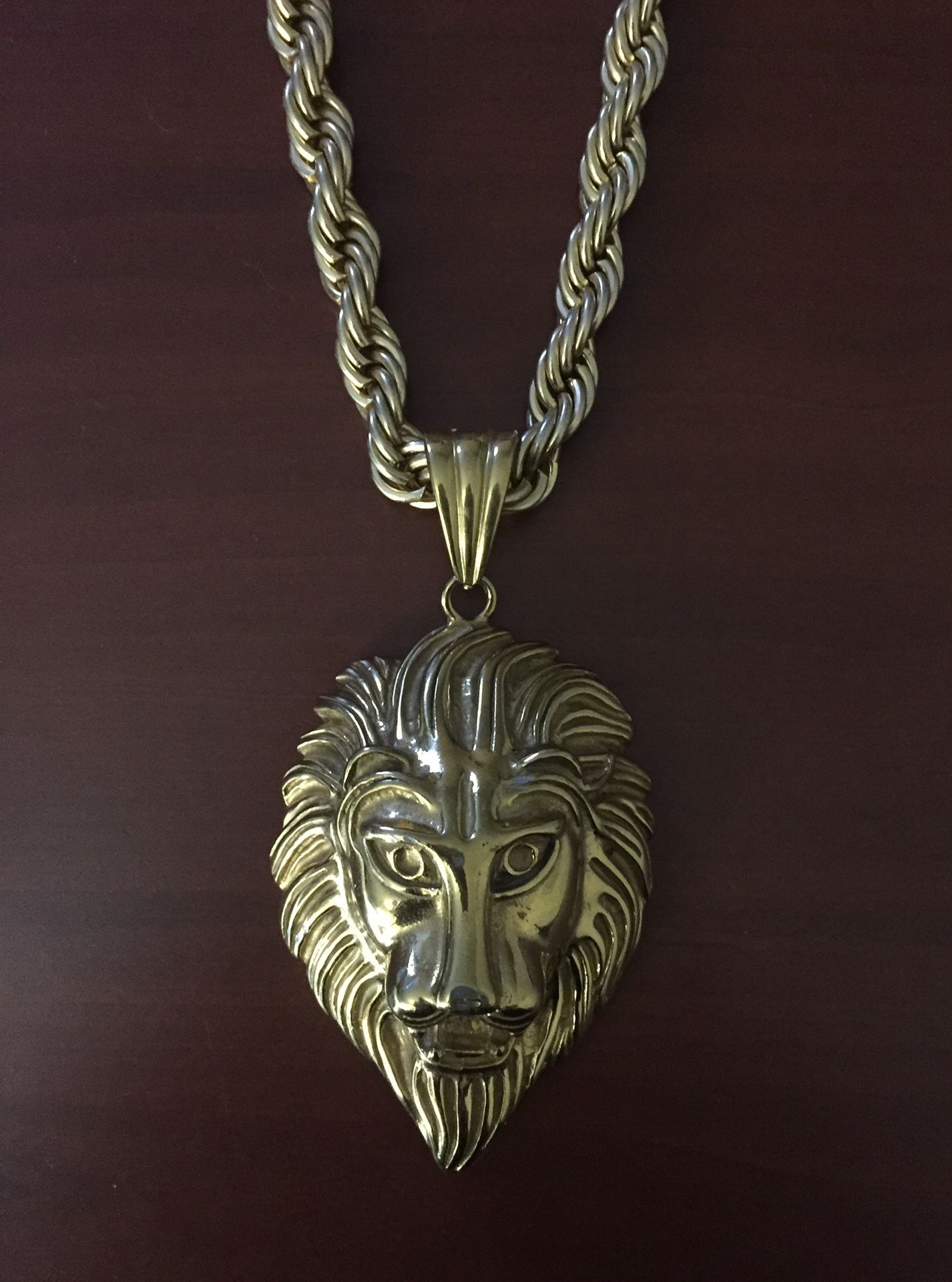 30" 15MM ROPE CHAIN WITH LION MEDALLION