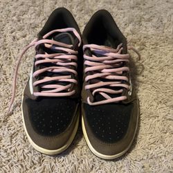 Travis Scott x Nike Dunk Low (Brown/Black with Pink Laces)