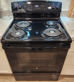 Black Ge 30-inch Electric Coil Top Stove