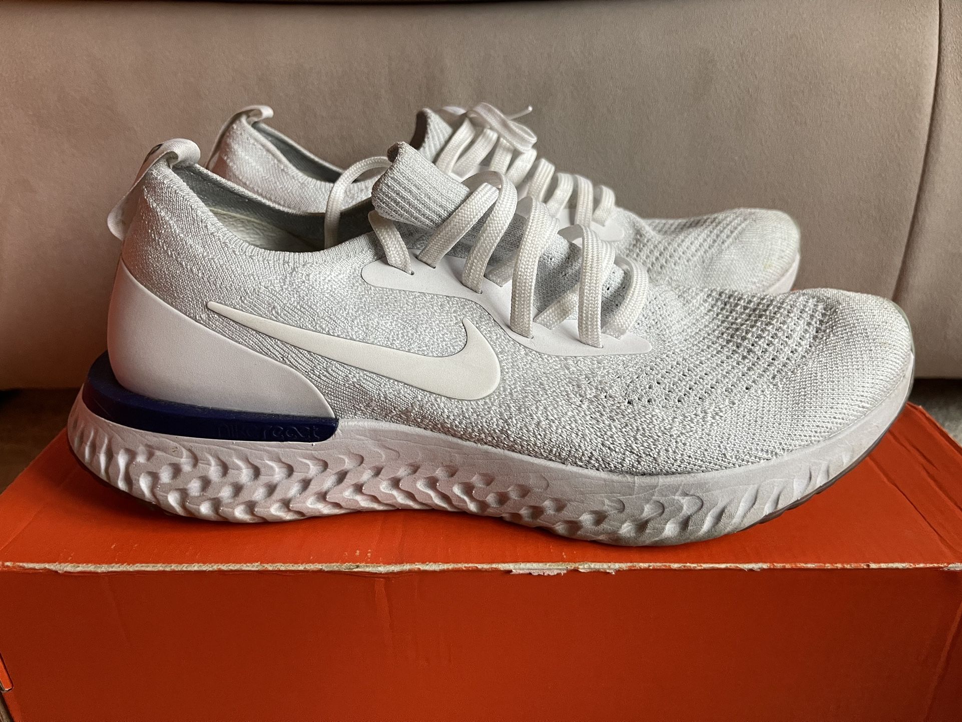 Nike Epic React Flyknit - 9.5