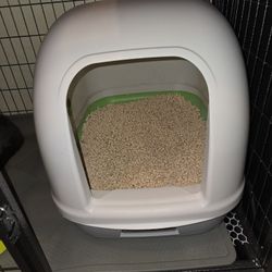 Tidy Breeze Hooded Litter Box 