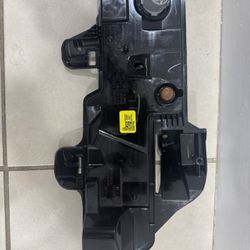 Right Front LED Fog Light Daytime Running Light For Mazda CX30 CX-30 2020-2022 . New Open Box 