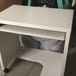 desk nuevo nomas una limpiada
