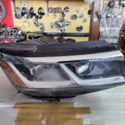 2020 - 23 - VOLKSWAGEN ATLAS - RIGHT - HEADLIGHT