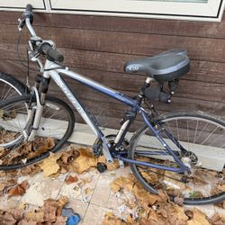 Trek hybrid 7100 Bicycle