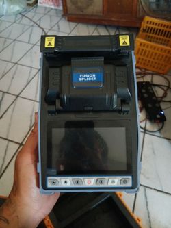 Fusion splicer