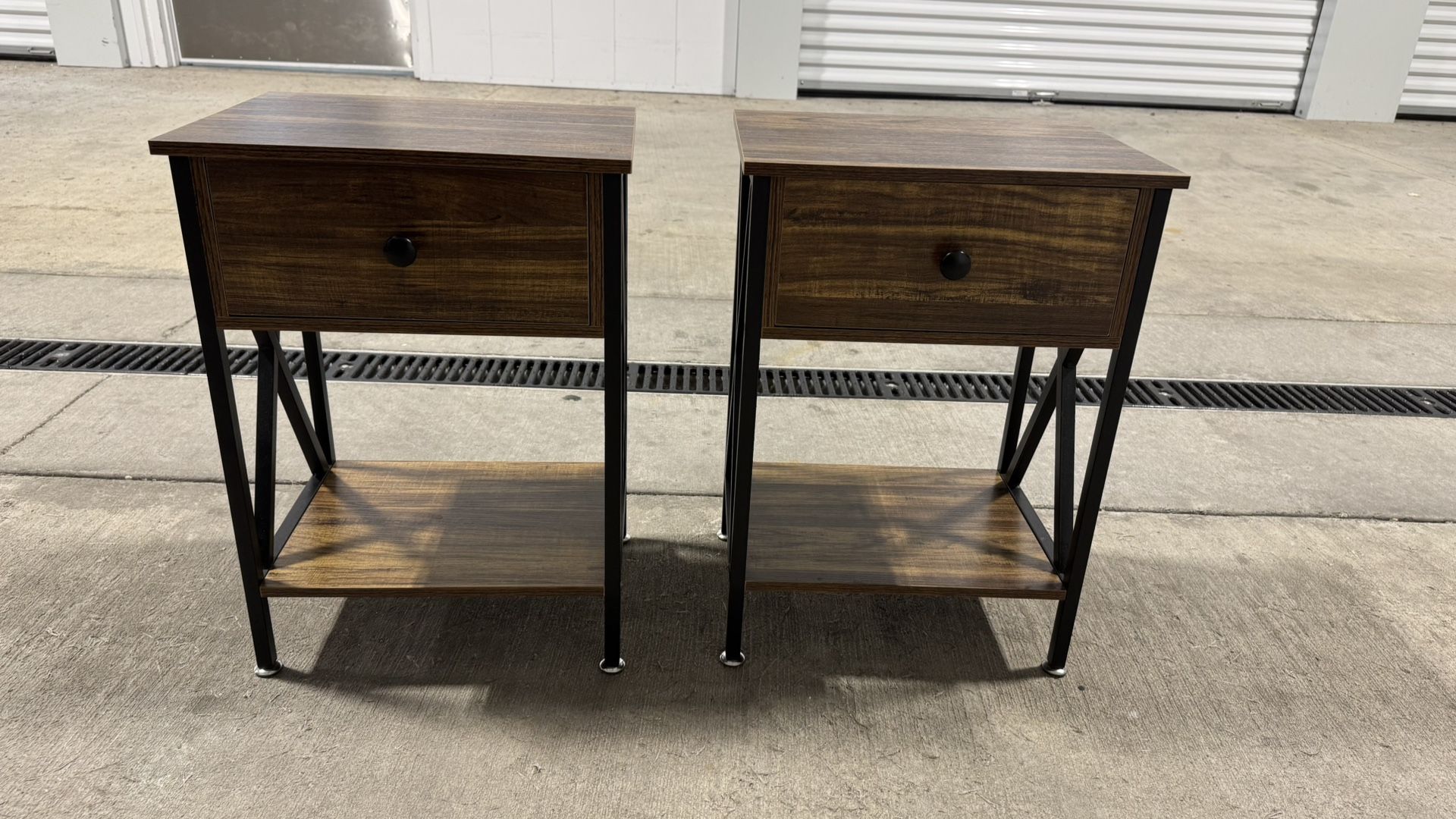 Set Of 2 Nightstands