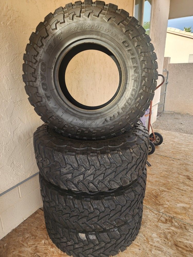 5 37" Toyo M/T Open Country Tires