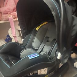 Infant Car Seat ! 