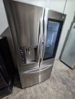 LG French Door Refrigerator with InstaView