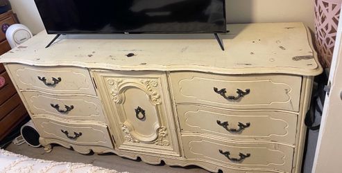 White Shabby Chic Dresser with Drawers