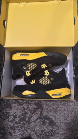 Air Jordan 4 Retro Black/White/Yellow size 7y