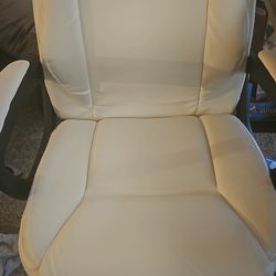 Office wheel chair with extra support cushion