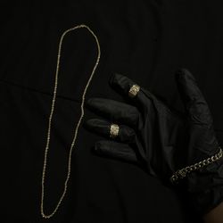 nugget rings and rope chain