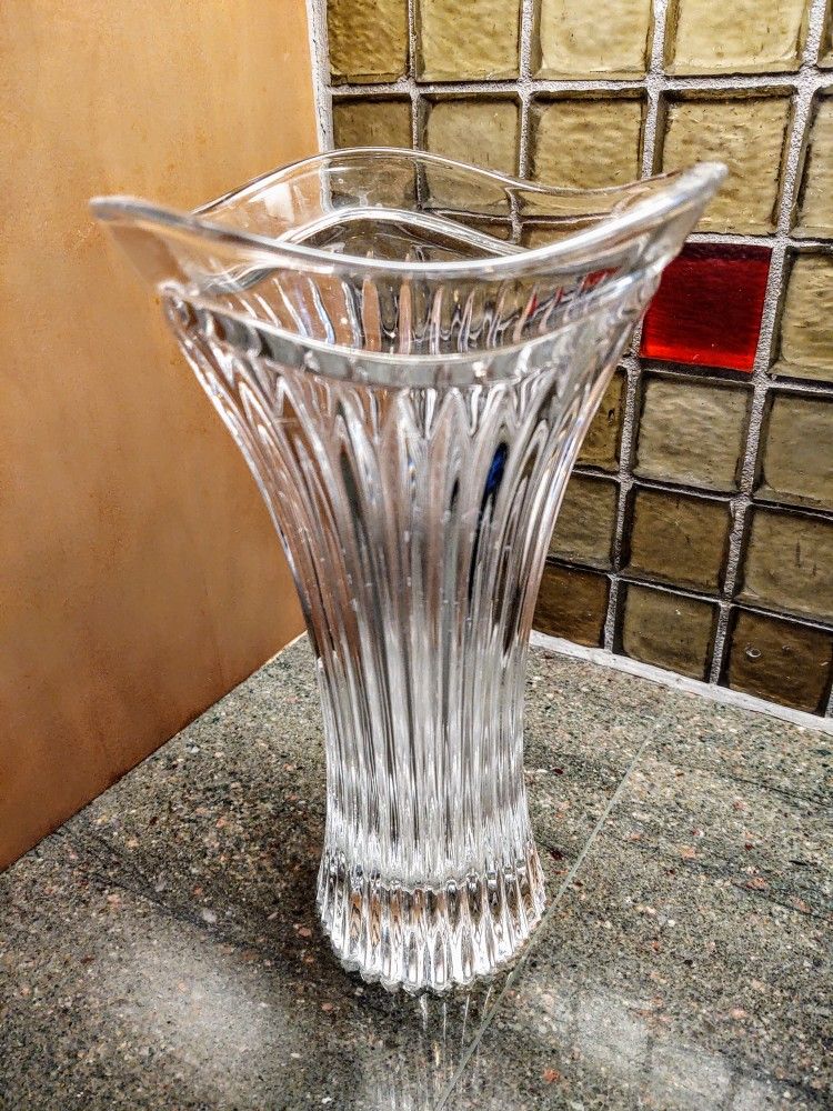 Vintage Mikasa Crystal Flower Vase