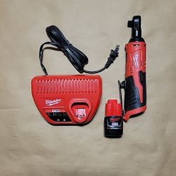 Milwaukee M12 Cordless 3/8" Ratchet, 2457-20 Kit Charger & 2.0 AH Battery 