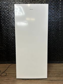HISENSE UPRIGHT FREEZER w/WARRANTY! R3249A