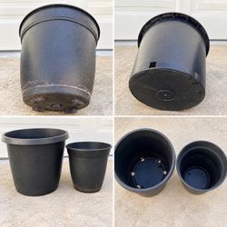 black plastic nursery pots in good used condition
