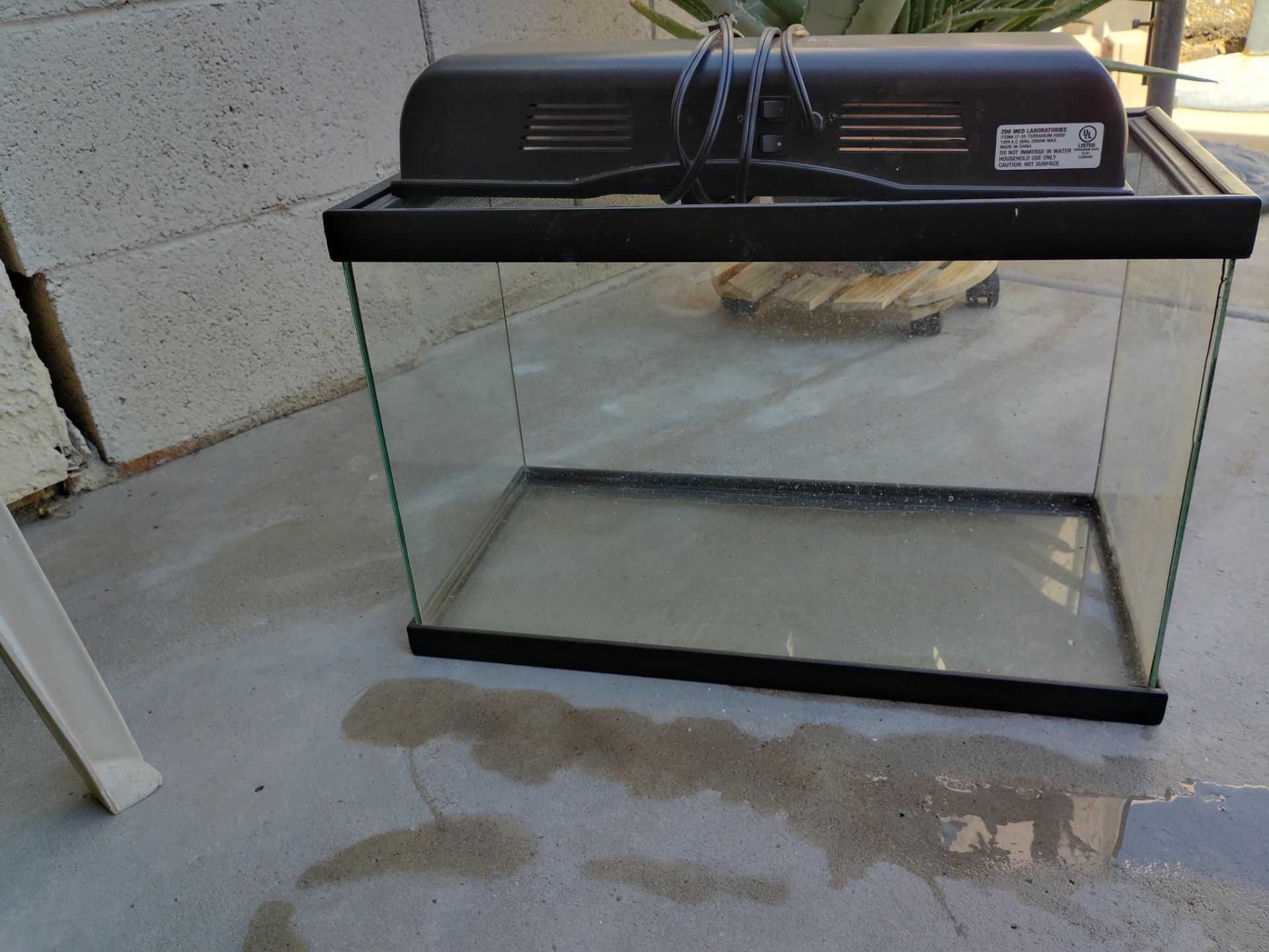 Small aquarium/ lights/ timers/ decor