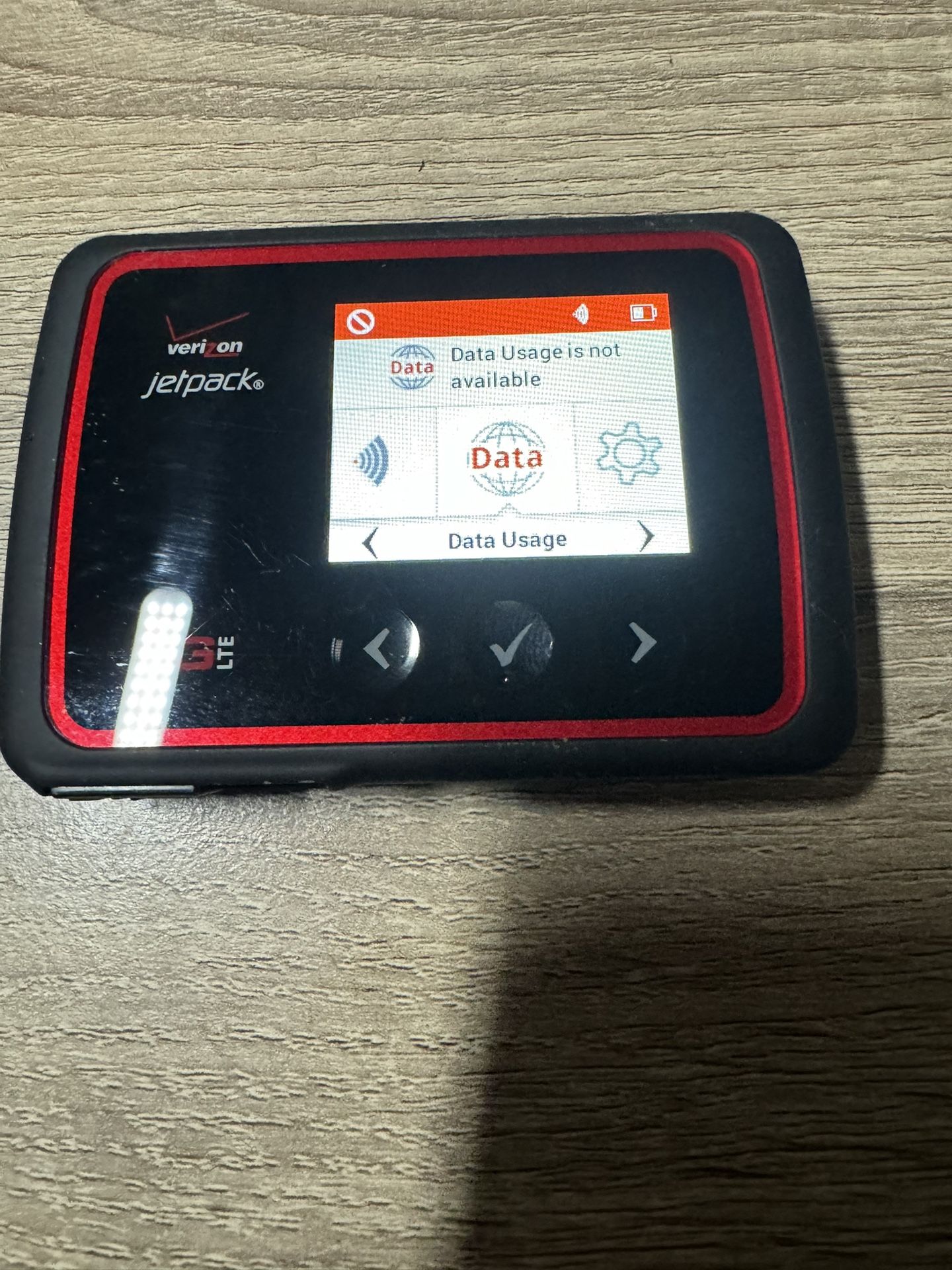 Verizon JetPack WiFi HotSpot Model: 6620L