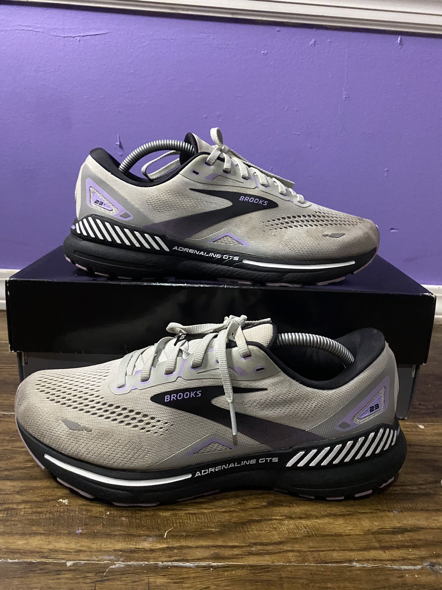Brooks Womens Adrenaline GTS 23 1203811D039 Gray Running Shoes Sneakers Size 11