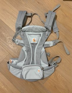 Ergobaby Omni breeze baby carrier