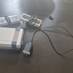 Nintendo classic mini entertainment system w/ wireless remote