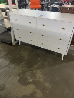  6 Drawer Dresser with Metal Handles,Wood Adult Dresser TV Stand Chest of Drawers for Bedroom Entryway Living Room,White $150  Warehouse Clearance Sal