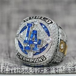 Dodgers Champions Ring World Series (Fans Edition) + Ring Box