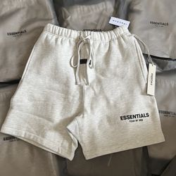 Light oat essential shorts 